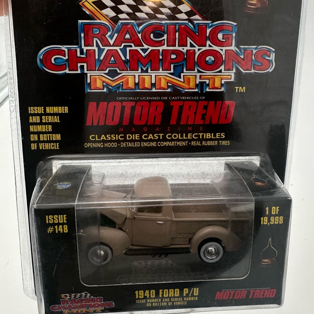 Racing Champions Mint Motor Trend 1940 Ford pick up 1/64 Scale #2-1